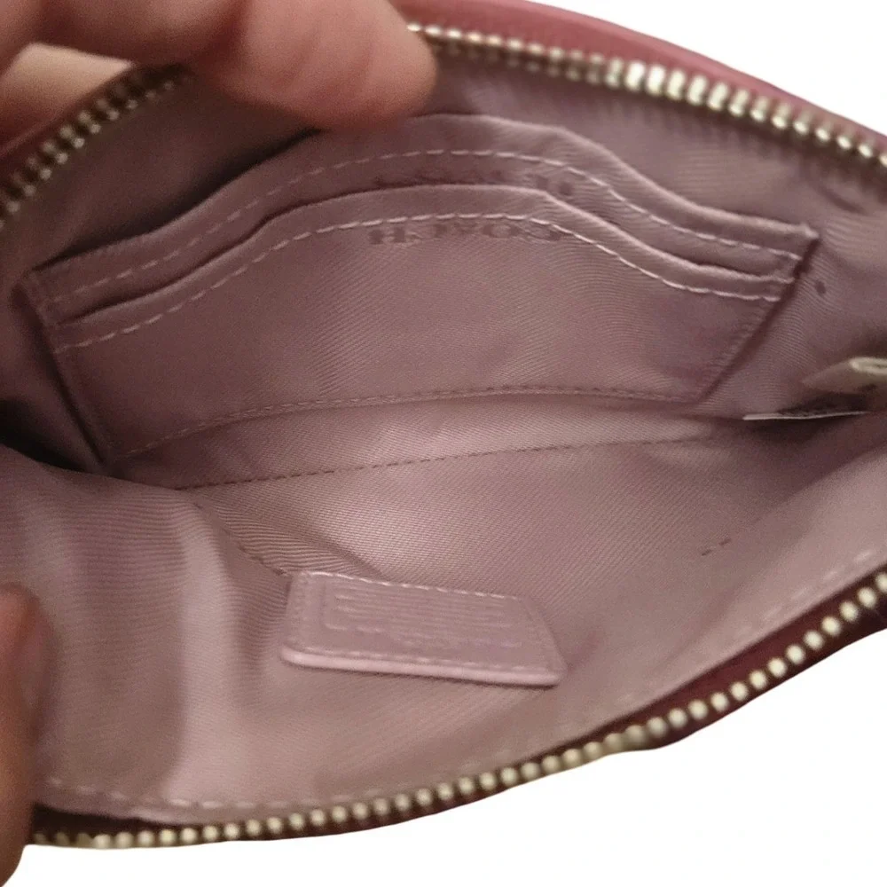 Coach‎ Corner Zip Wristlet Crossgrain Leather Colorblock Berry Pink 6643
